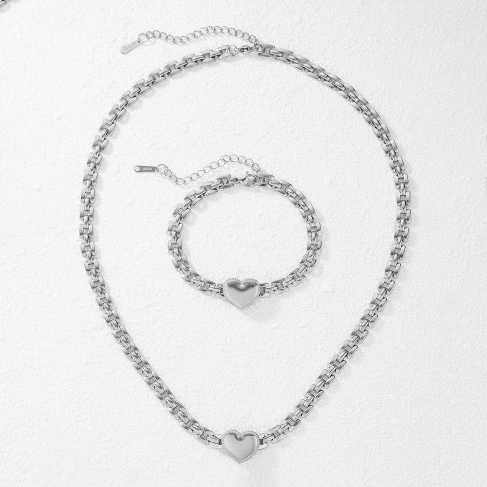 Heart Charm Jewelry Set – Gold Necklace & Bracelet