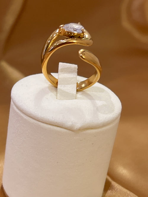 18K Gold-Plated Stainless Steel Ring – Elegant Modern Design